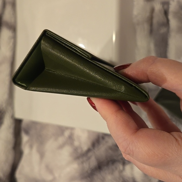 Longchamp Paris Black Cat-Eye Sunglasses with Gradient Lenses Brand New In Case - Picture 16 of 16